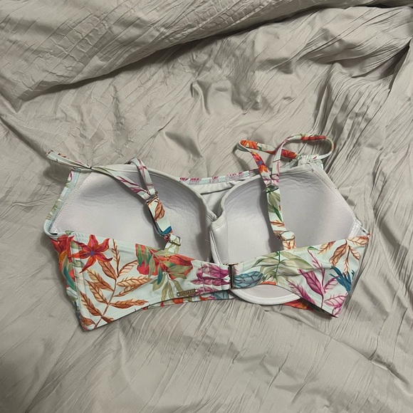 Sunsets Swim Top 40E/38F/36G - Picture 3 of 3